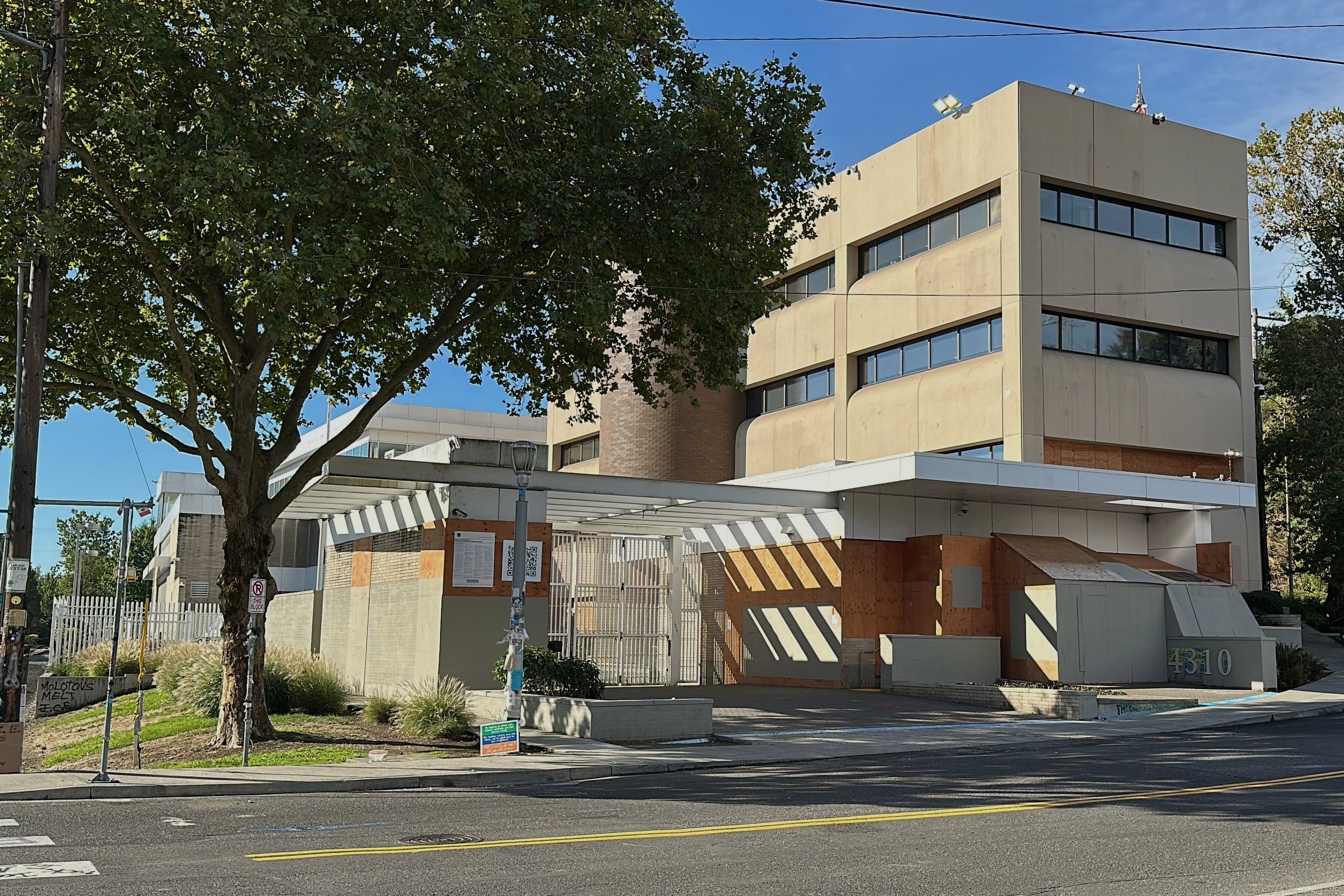 Mirna američka imigracija i carinsko izvršenje prikazana je u subotu, 27. rujna 2025. u Portlandu