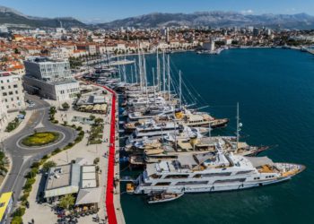 SPLIT PODRŽAO OTVORENJE CROYA-e: Večernji sati na Zapadnoj obali u znaku glazbe, mora i luksuza