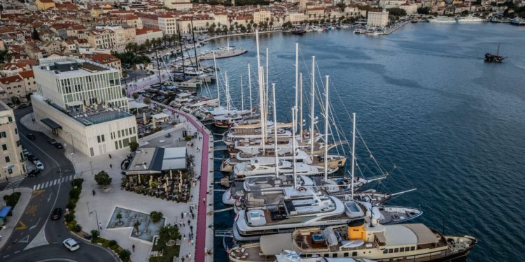 SUTRA POČINJE CROYA 2025: Splitska Zapadna obala postaje pozornica nautičkog luksuza
