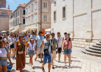 Sabor je danas promijenio zakon: evo iz kojih će zemalja turistički vodiči moći raditi u Hrvatskoj i tko će moći pričati o Domovinskom ratu na Srđu. Evo i izmjena koje se tiču medicinskih sestara