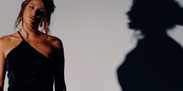 Sjećate li se ove karizmatične Dalmatinke koju smo gledali u ‘The Voiceu’? Duška ima novu pjesmu zadarske autorice, poslušajte kako zvuči