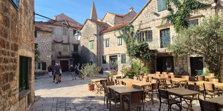 Slobodna Dalmacija – FOTO Pitali smo turiste kako im se novčanici nose s našim cijenama. Odgovor nas je iznenadio: ‘U trgovinama…’