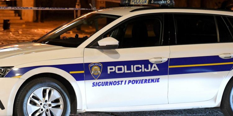 Slobodna Dalmacija – Filmska potjera u okolici Splita; motorist po magistali jurio preko 200 na sat bježeći od policije! Ovako su ga uhvatili