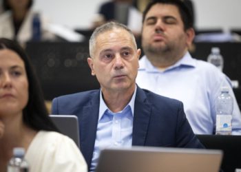 Slobodna Dalmacija – HDZ se žali zbog kriminala i namještanja: ‘Tlači građane, a oni rade za njegovu plaću…’ ‘Prestrašio se i pobjegao’