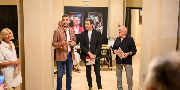 Slobodna Dalmacija – Otvorena izložba crteža novinara i kolumnista Nina Đule ‘Zapisi s radnoga stola’