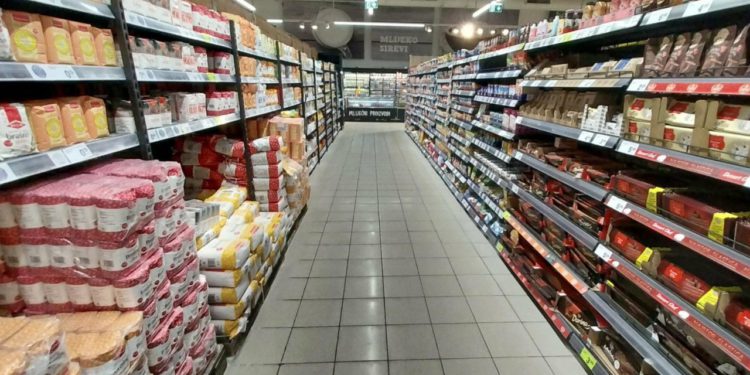 Slobodna Dalmacija – Sve manje splitskih trgovina radi nedjeljom. Ako morate u spizu, ove su otvorene, a moći ćete i u jedan šoping centar