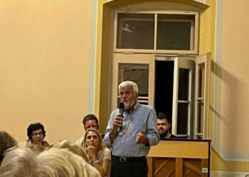 Slobodna Dalmacija – U prepunoj dvorani Knjižnice Stari Grad predstavljena je zbirka Tomislava Lazanea, najveselijeg hvarskog pjesnika