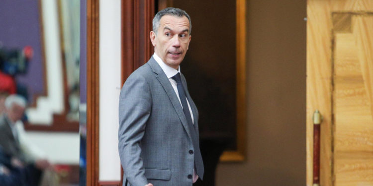 Sportske novosti – Svetina u slavlju poslao poruku Dinamu i spomenuo Zdravka Mamića, odgovor mu odmah stigao: ‘Nije ovo ni prvo poluvrijeme!’