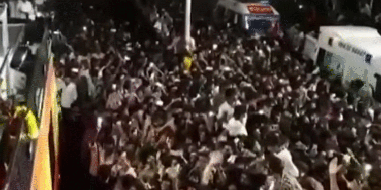 Stampede na političkom skupu u Indiji ubija 39