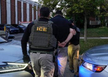 Tri žene suočavaju se sa saveznim optužbama za ‘dokxxing’ agente za ICE objavljujući njihove kućne adrese na mreži