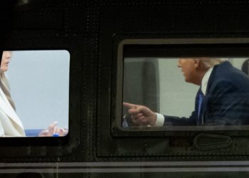 Trump i Melania imaju iskrenu raspravu tijekom privatnog trenutka na Marine One