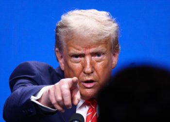 Trump optužuje bivšeg šefa FBI-a za “zločine protiv naše nacije”-RT World News