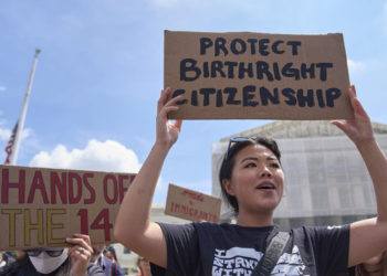 Trump traži presudu Vrhovnog suda o svom nalogu za državljanstvo rođenja – CNN – RT World News