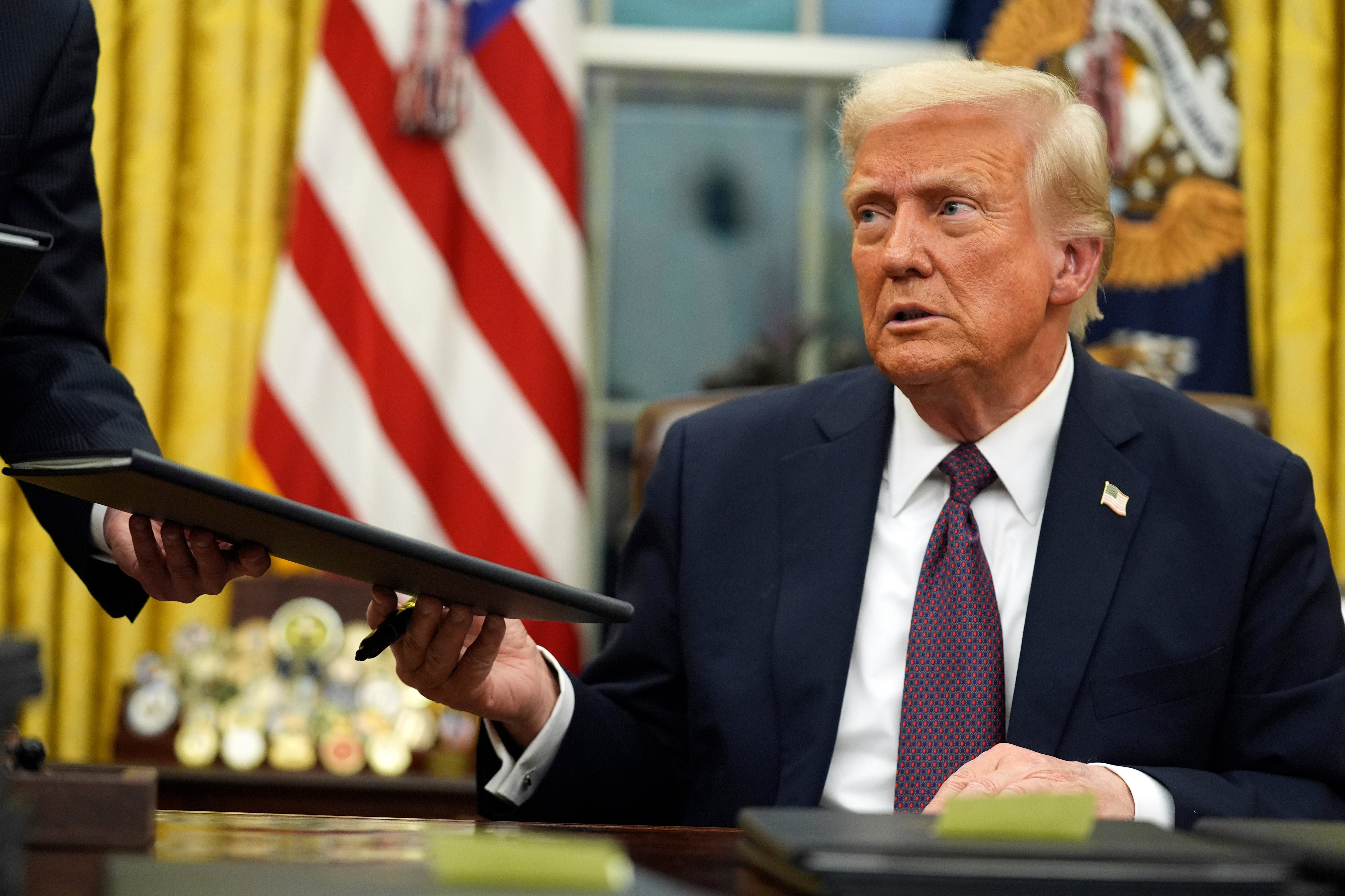 Trump je također povećao dezinformacije o ulozi FBI -a 6. siječnja tijekom svog vikenda istine Social Spree