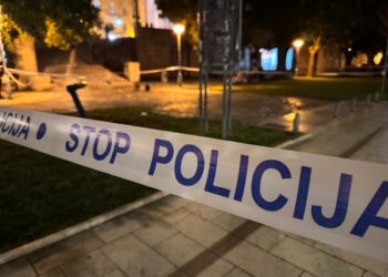 U Šibeniku je poginula mladoženjina 34-godišnja rodica, a signalnu raketu ispalio njegov stric!