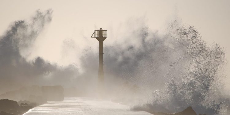 Vijetnamu se približava tajfun Bualoi