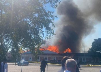 Više ljudi je upucano u crkvi Michigan Mormon koja je zapaljena nakon aktivnog strijelca, kažu policajci