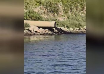 ZAGAĐENJE U BAKRU Pogledajte što izlazi iz ovih cijevi u Bakarski zaljev