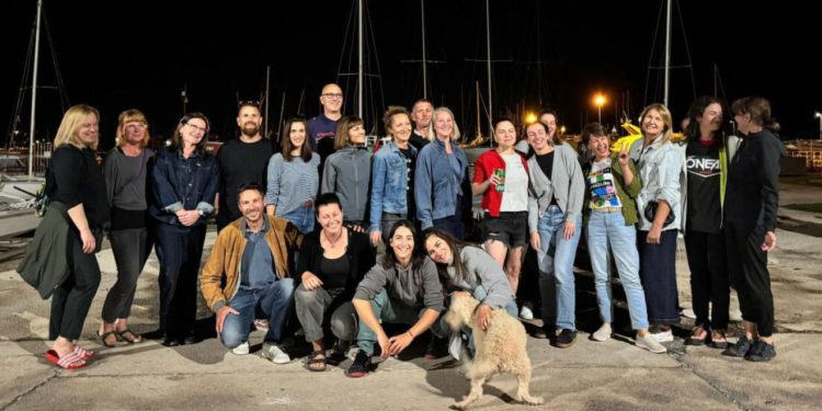 Zadarski profesori i asistenti otkrili ljepotu jedrenja kroz projekt JK Uskoka, uspješno savladali osnove