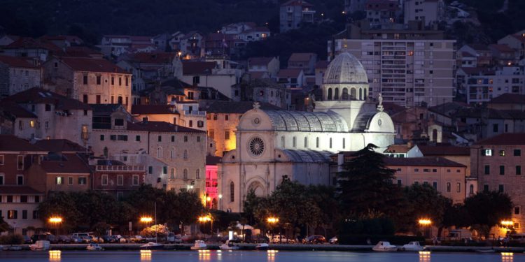 Zbog divljaka koji je svadbu slavio pirotehnikom, poginula žena u centru Šibenika!