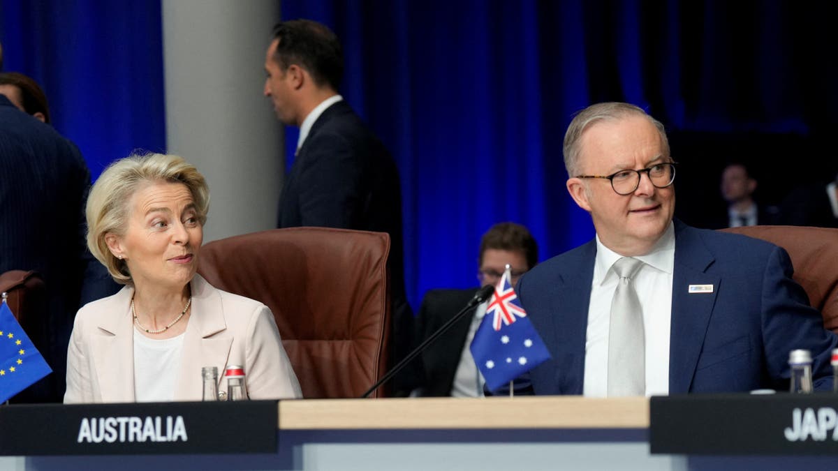 Predsjednica Europske komisije Ursula von der Leyen i australski premijer Anthony Albanese na sastanku NATO -a
