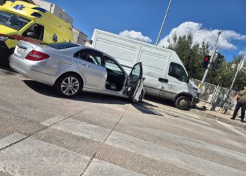 Sudar kombija i auta u Kaštelima. Troje ozlijeđenih