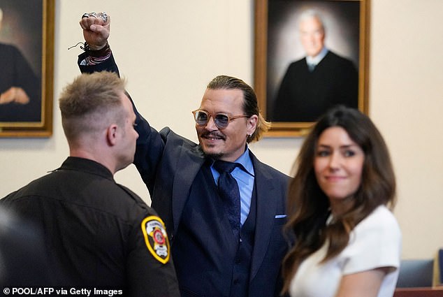 Johnny je slavno izgubio tužbu za klevetu koju je izveo na Visokom sudu u Velikoj Britaniji 2020. godine, nakon što su ga nazvali