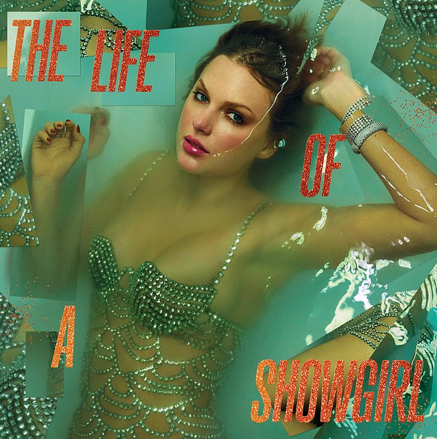 U glavnom singlu, Sudbina Ophelije, s njenog novog albuma The Life of Showgirl, The Superstar, 35, slika svoju ljubavnu priču s uskim krajem Kansas City Chiefsa, jer ništa manje od epa