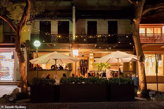 Japanski omiljeni Tanuki (na slici) jedno je od Eddiejevih slavnih mjesta na istoku Sydneya