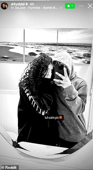 Slike snimke s Burkeovih stranica na društvenim mrežama prikazuju mu djevojku koja usko nalikuje opisima i fotografijama Rivasa