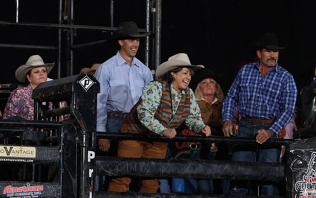 Addison-Julian je izvođač dionica sa sjedištem u Broken Bowu, Oklahoma i posjeduje PBR Bulls