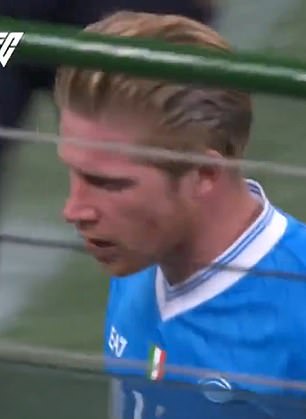 Bivša zvijezda Man Cityja u nedjelju je iznesena u trostrukoj promjeni