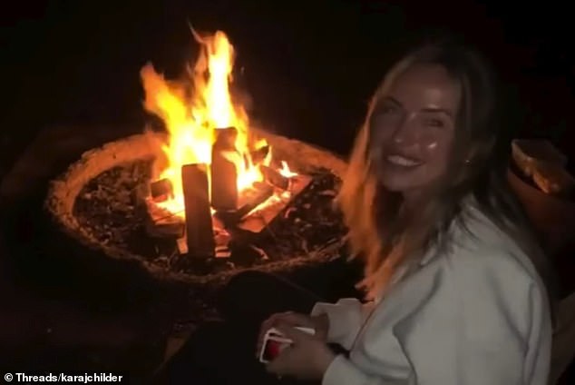 Par je uživao u igri karata i požara dok su kampovali u južnom gorju