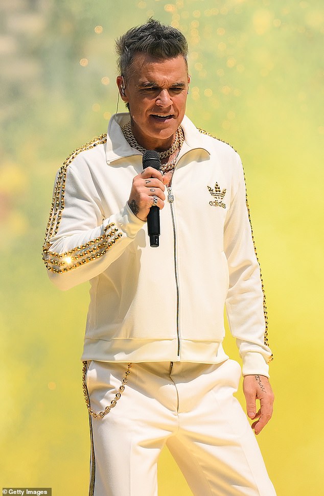 Pjevačica kaže da je ¿prestravljen reproducirati uživo, ali postao je ¿olimpijnik na maskiranju svojih borbi na pozornici (na slici srpnja 2025.)