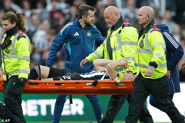 Livramento je u nedjelju izveden na nosilima tijekom poraza Newcastlea od strane Arsenala u nedjelju