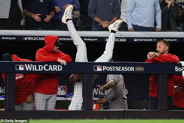 Treći bazna osoba letela je u iskopanu Boston Red Soxa kako bi napravila ulov