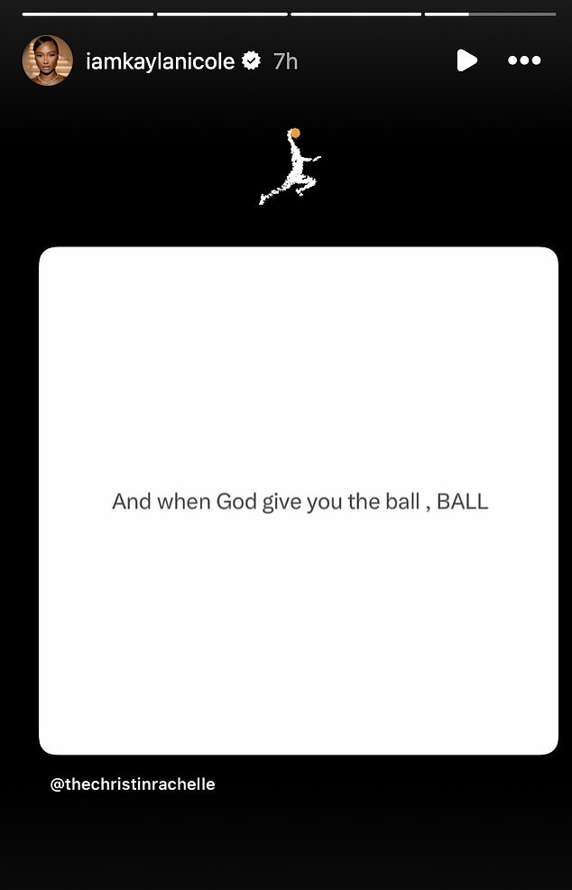 Također je podijelila petak Instagram Story Meme koji je glasio: