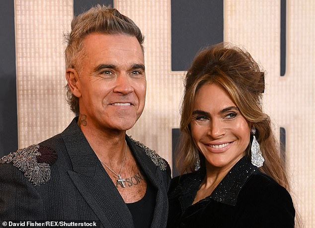 Robbie je prethodno kritiziran zbog udaje za suprugu Ayda Field (46) koja ima tursku baštinu preko svog oca, dok je njezina američka majka Židovka (na slici 2024.)