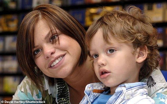 Sin pokojnog Jade (na slici 2006.) i Jeff Brazier objavili su da je prošli tjedan postavljen da postane otac s bivšom djevojkom, a sada je otkrio da su zajedno zajedno