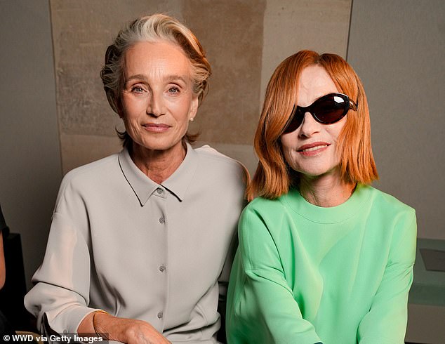 Kristin Scott Thomas, Isabelle Huppert također je bila prisutna u subotu navečer u francuskoj prijestolnici