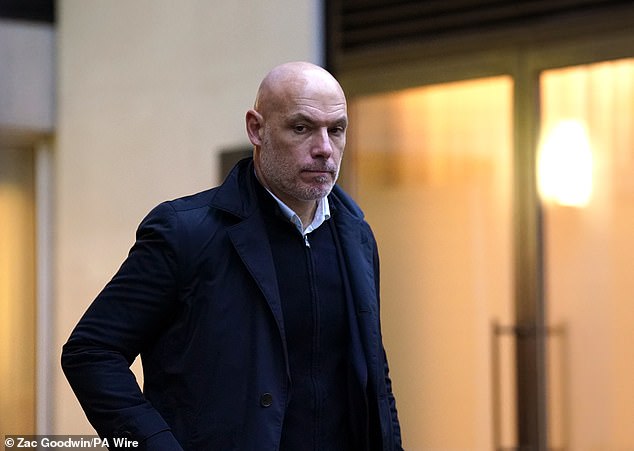 Howard Webb, šef PGMol -a, sada je priznao da su dužnosnici pogriješili da ne pošalju Collinsa