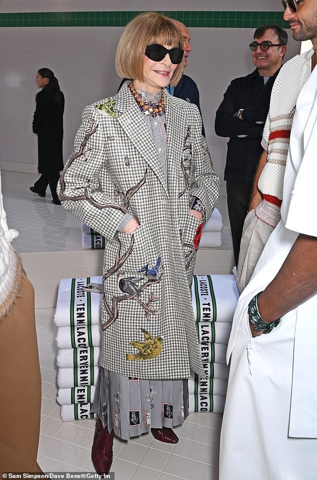 U nedjelju je također vidio Lacosteovu emisiju tijekom Pariškog tjedna mode, koju su prisustvovali bivša urednica Voguea Anna Wintour, tenisačica Venus Williams, glumica Michelle Williams i glumac Adrien Brody