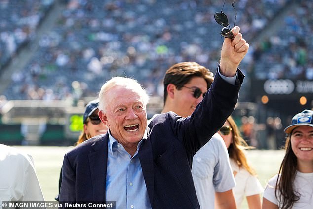 Jones je bio u dobrom raspoloženju dok je Dallas lako pobijedio New York 37-22 na stadionu MetLife