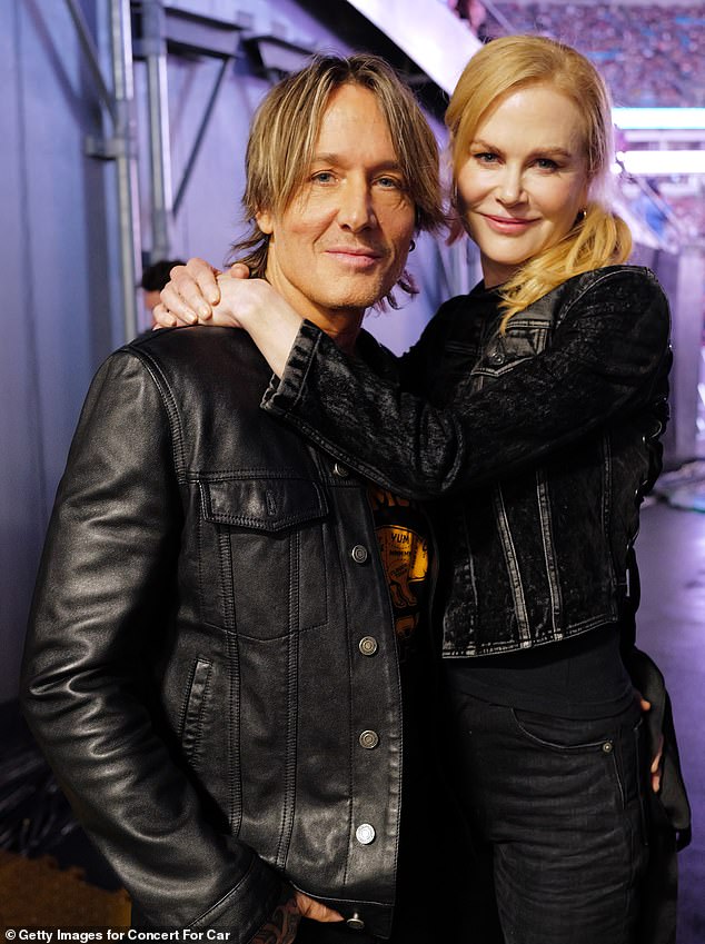 Kidman je prošlog utorka podnio okončanje braka - navodeći nepomirljive razlike - kao izvor tvrdio Daily Mail da je Urban već nastavio s neimenovanim ženskim glazbenicom