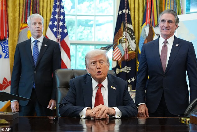 Donald Trump nazvao je odluku da emisiju da portorikanskom reperu 'ludi'