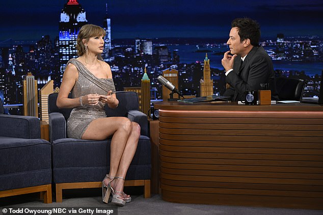 Swift se pojavio u emisiji Jimmy Fallon u ponedjeljak navečer nakon što je objavio svoj novi album