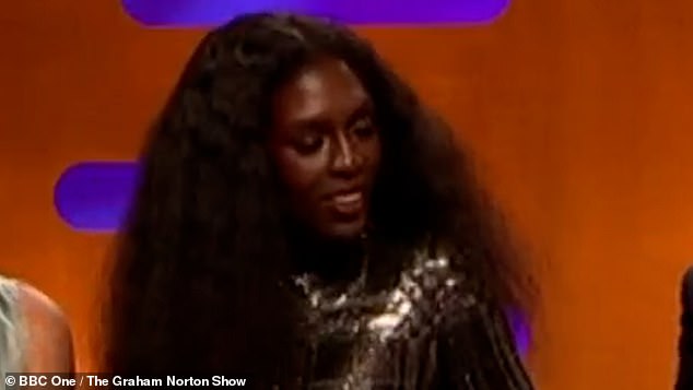 Taylor je zadržala smirenost, dok je Jodie također uspjela ugušiti smijeh (na slici Jodie Turner-Smith)
