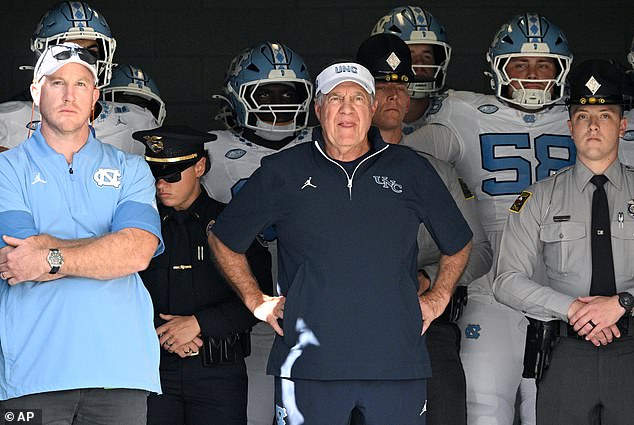 Kao i gubitak vjere obožavatelja, također se kaže da je Belichick izgubio svlačionicu