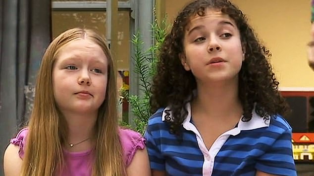 Glumica okrenuta pod utjecajem 33 godine, koja je glumila Louise Guvery (lijevo) u ranoj seriji ikonične emisije CBBC, podijelila je vijest u četvrtak