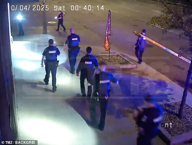 Policija i vatrogasci u Indianapolisu tada su viđeni kako dolaze na mjesto događaja sedam minuta kasnije